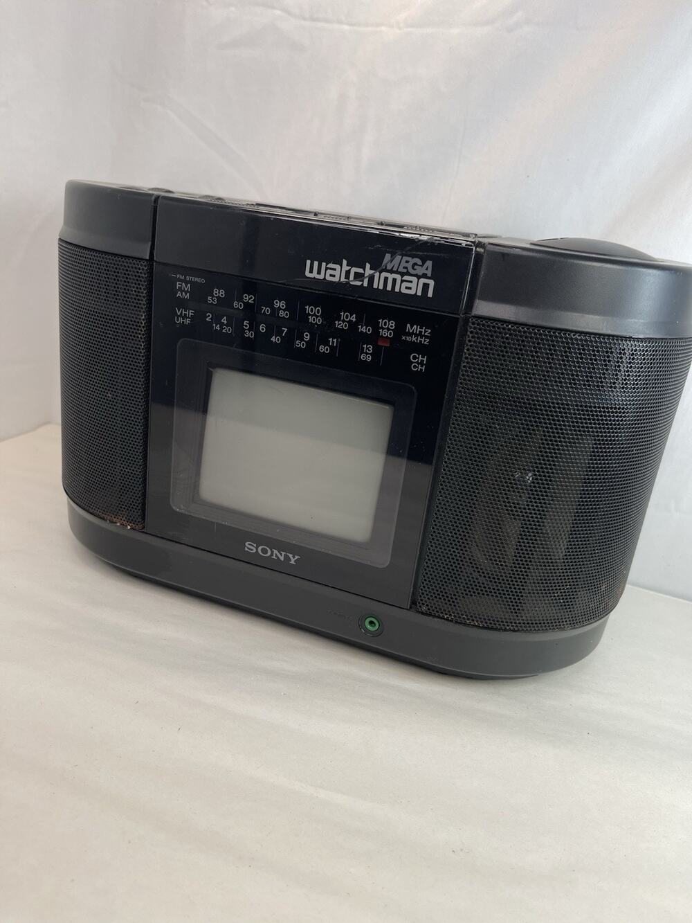 Vintage Sony Mega Watchman FD-555 Portable TV AM FM Cassette Player Boombox